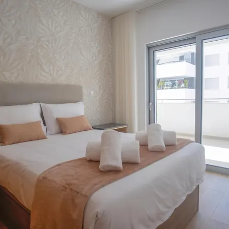 Rooftop Pool & Luxury * Lagos